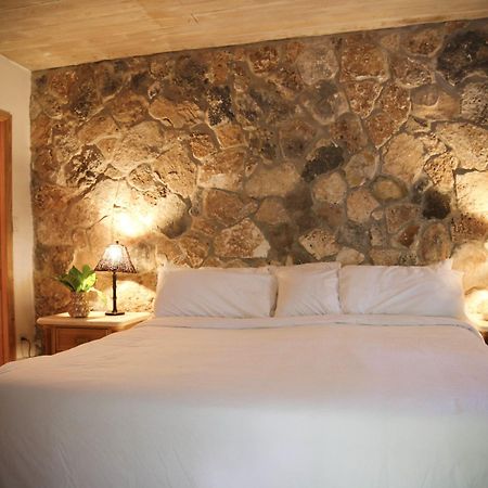 Tingum Village Hotel Dunmore Town 외부 사진