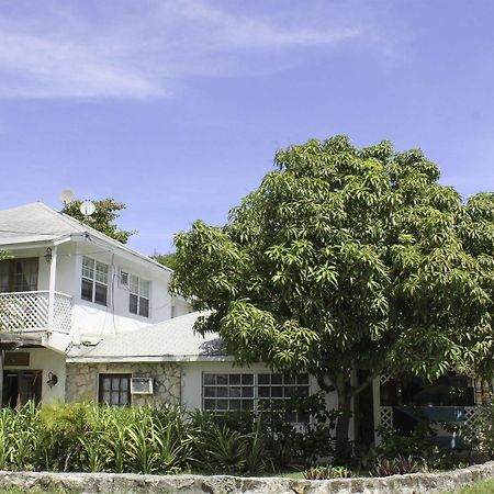 Tingum Village Hotel Dunmore Town 외부 사진