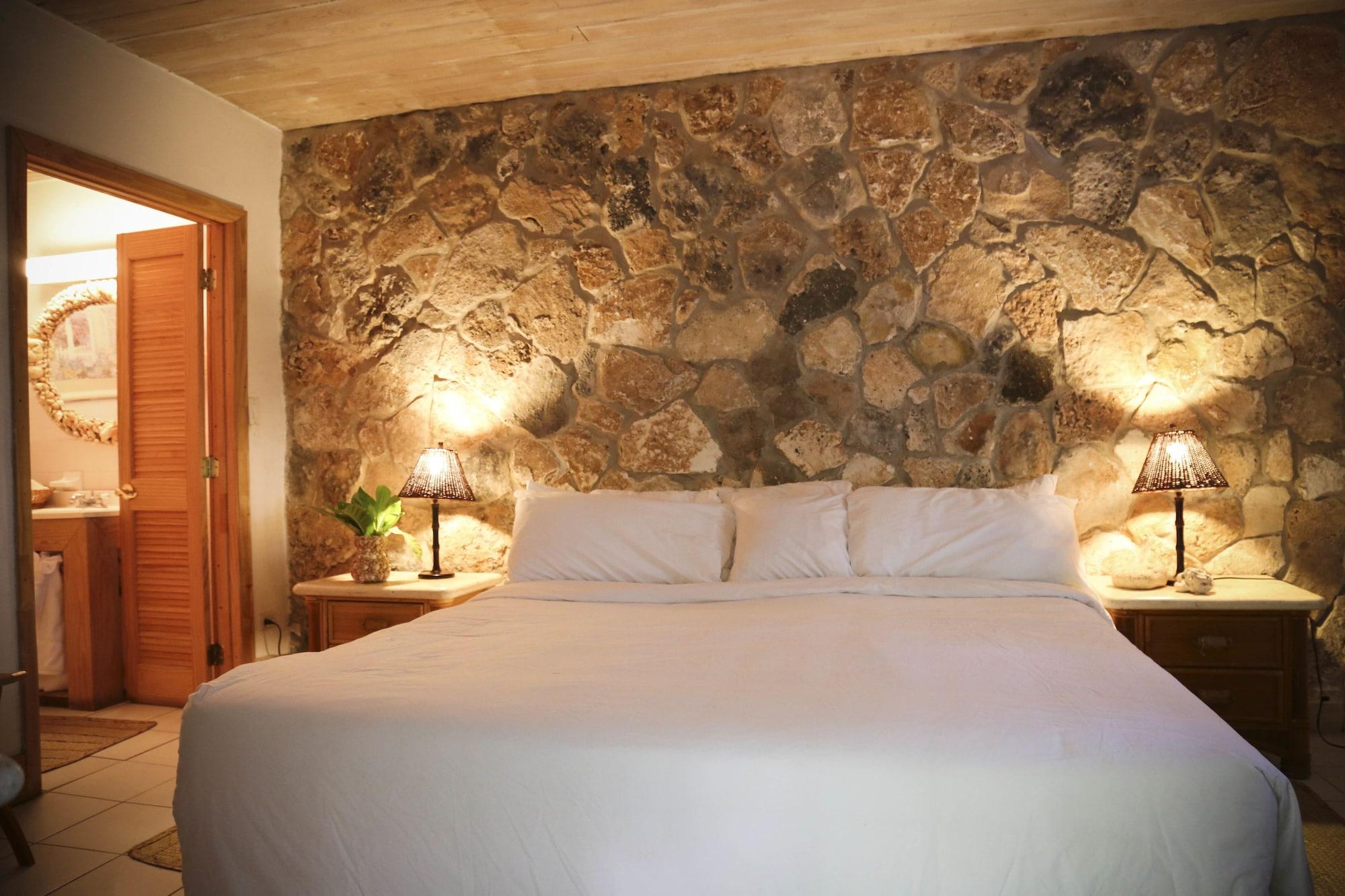 Tingum Village Hotel Dunmore Town 외부 사진
