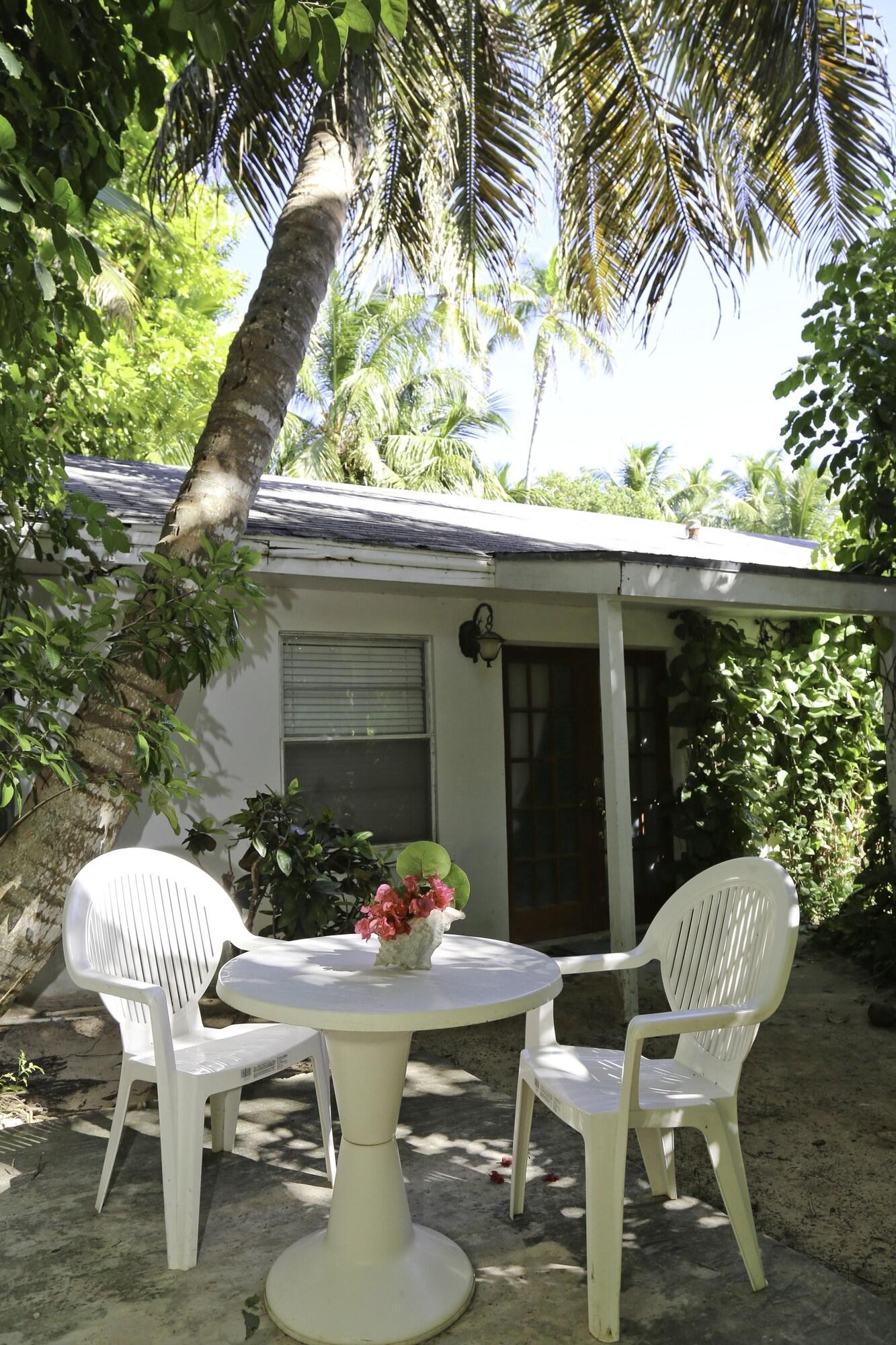 Tingum Village Hotel Dunmore Town 외부 사진